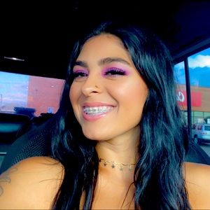 Meet your Posher, Dayana